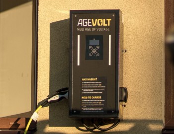AgeVolt - revoluční chytré nabíjecí stanice elektromobilů