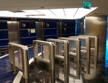 Ovládání a monitoring automatických dveří a přístupový systém v bance Sede do Banco de Moçambique – Maputo, Mozambique