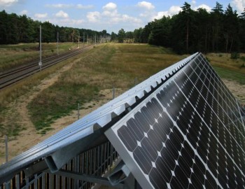 Řízení solárního repeateru sítě GSM-R napájeného z fotovoltaických panelů
