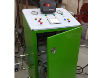 Řízení procesu plnění hasicích lahví s pomocí stroje FM200 – Spojené arabské emiráty