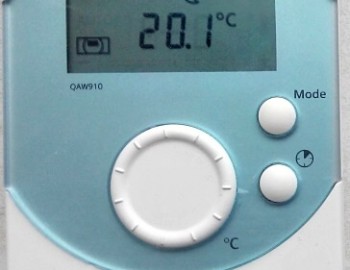 Regulace vytápění a ohřevu bazénu novostavby RD, Beroun