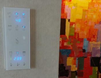 Showroom řízený Tecomat Foxtrotem - vzorové apartmány Września, Polsko