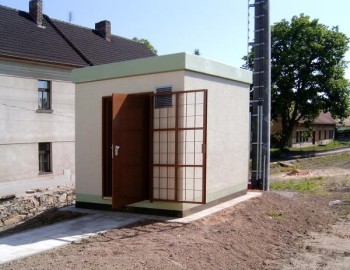 Control system of GSM-R network repeater powered from photovoltaic panels