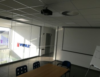 Řízení technologií administrativně-výrobní haly společnosti VIPAX – Lukov, ČR