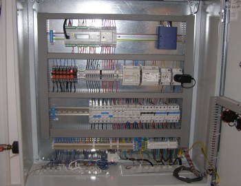 Control system and visualization of the family house in Trti