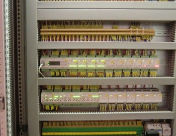 Řídicí systém pro technologie HVAC ve výrobních prostorách společnosti Smiths Medical v Hranicích